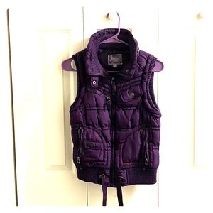 Sleeveless puff jacket